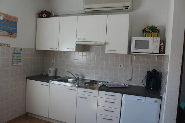 Apartment 4 — photo 3