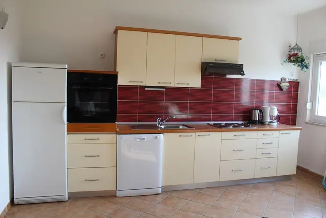Apartment 5 — photo 2
